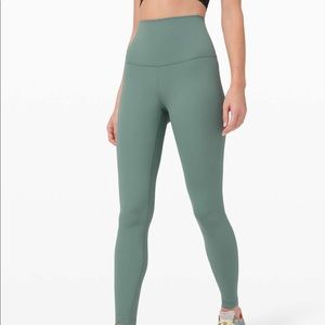 Wunder under lululemon leggings